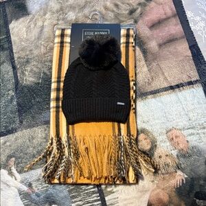 Steve Madden Black Beanie with brown Plaid Scarf